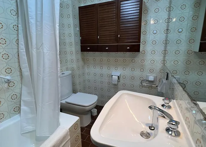 Vistas Increibles, En La Playa De Hondarribia