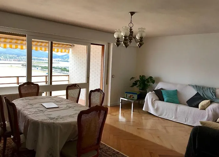 Vistas Increibles, En La Playa De Hondarribia